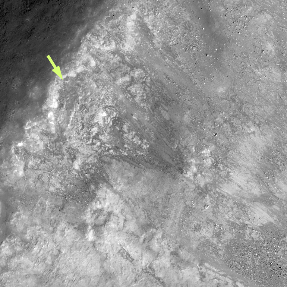Banded patterns in wall of Berzelius W